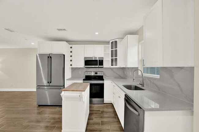 Building Photo - 1910 E Wilder Ave