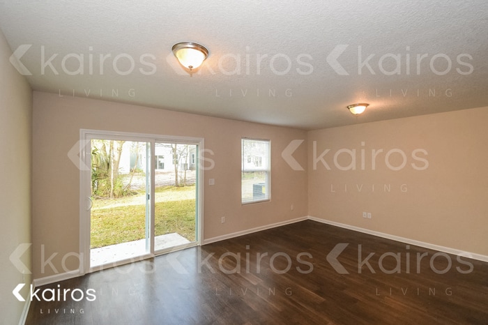 Building Photo - 1336 Lake Shore Blvd