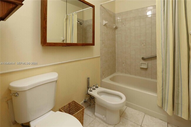 Building Photo - 2500 SW 113th Ct