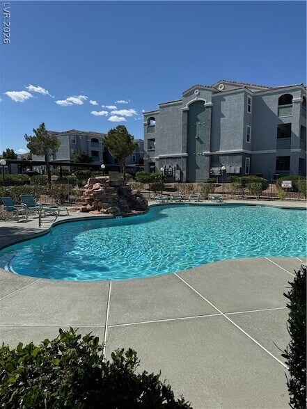 Building Photo - 6955 N Durango Dr