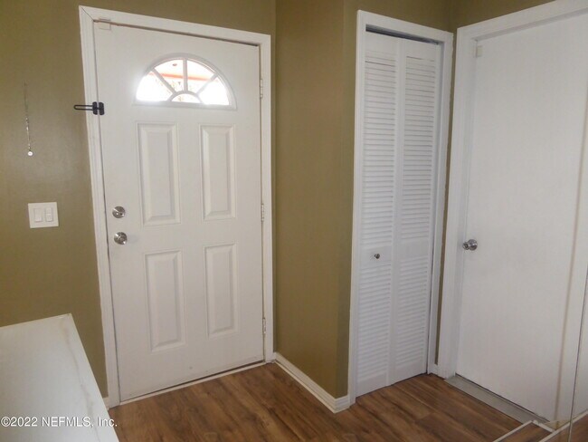 Building Photo - 14317 Coral Reef Dr S