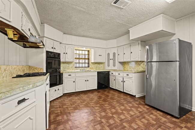 Building Photo - 2315 Leffingwell St