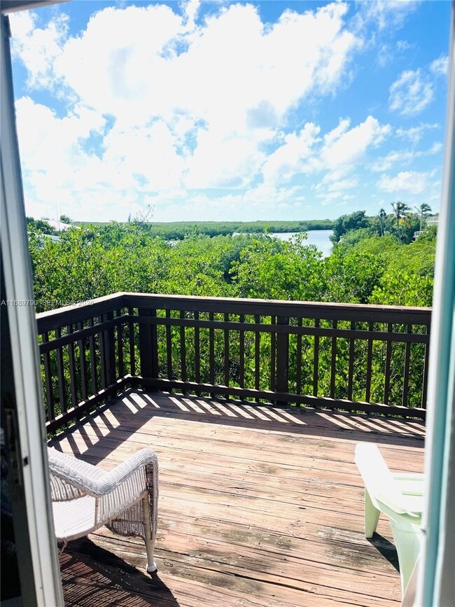 Building Photo - 202 W Canal Dr