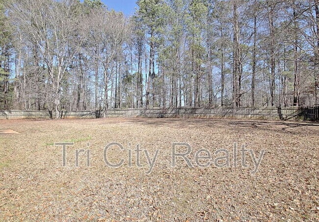 Building Photo - 210 Bella Rosa