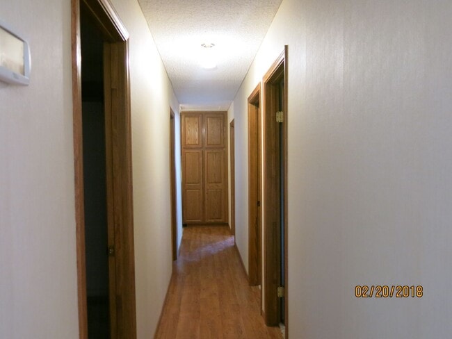 Building Photo - 4 bed, 2 bath, 2 car garage . Boulder City RV parking