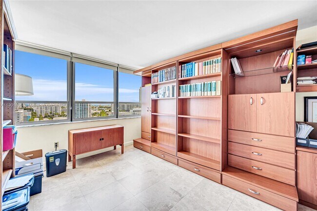 Building Photo - 11 Island Ave