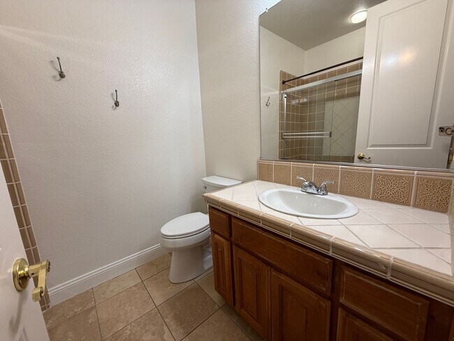 Building Photo - 3687 Whitworth Dr