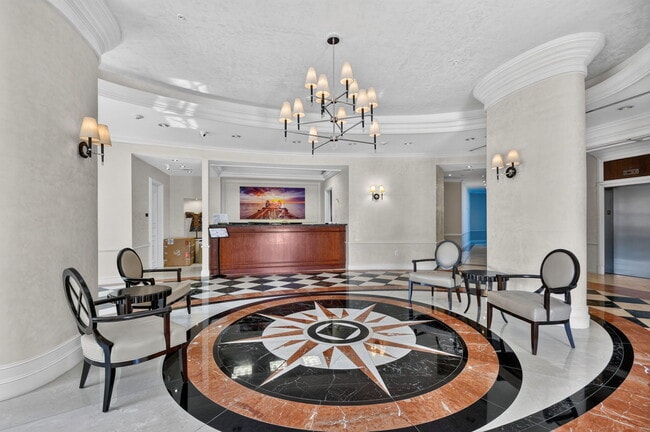 Building Photo - 403 S Sapodilla Ave