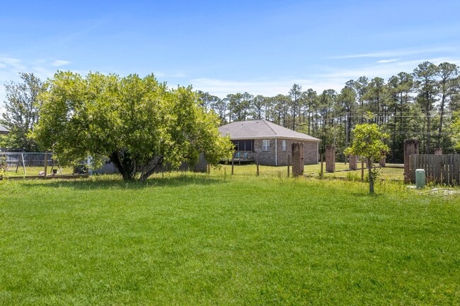 Building Photo - 14797 Nassau Dr