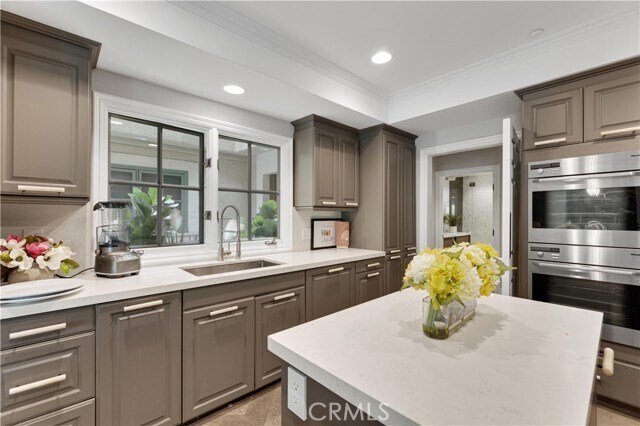 Building Photo - 277 S Spalding Dr