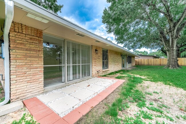 Building Photo - 1610 Richvale Ln