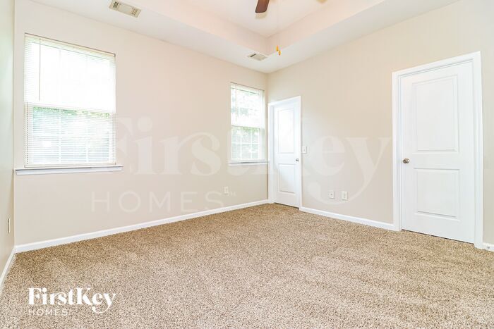 Building Photo - 979 Treymont Way