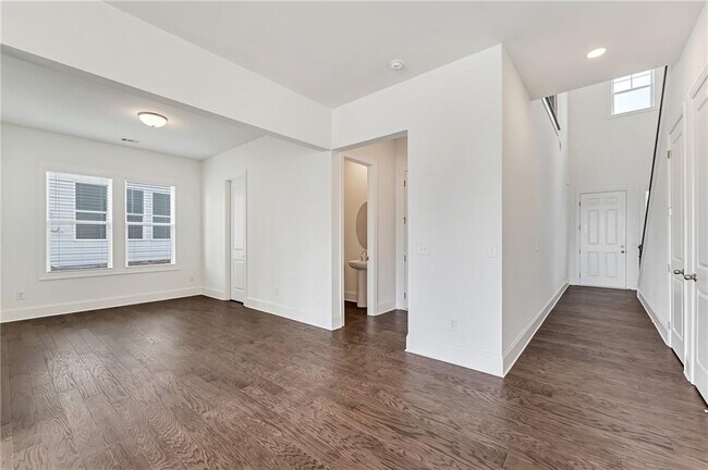 Building Photo - 1066 Winding Br Dr