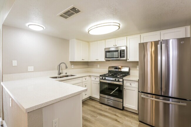 Building Photo - 6373 Rose Tree Ln