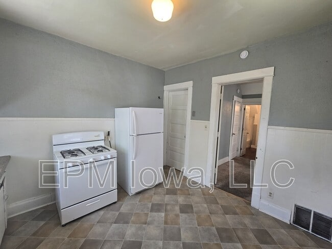 Building Photo - 408 Locust St