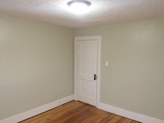 Building Photo - 1130 S Florence Ave