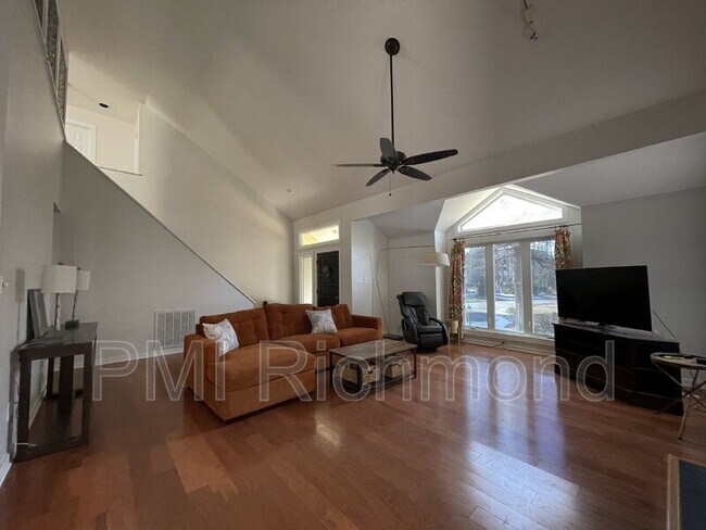 Building Photo - 4601 Winterset Pl