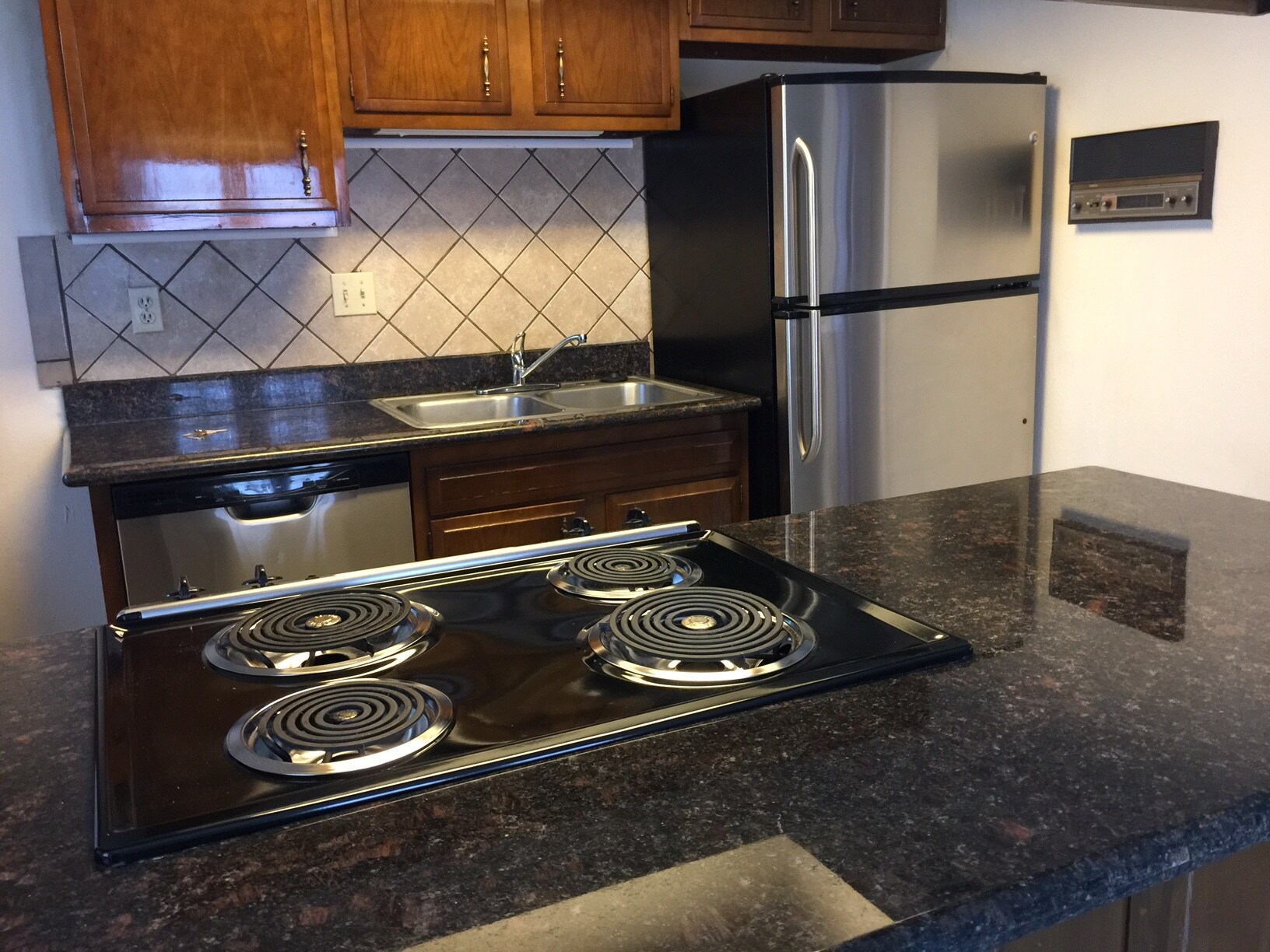 Building Photo - 209 Pine St