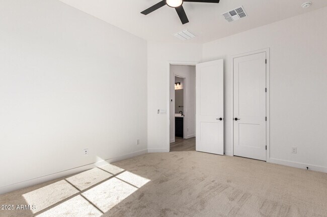 Building Photo - 4878 W Owl Head Pl
