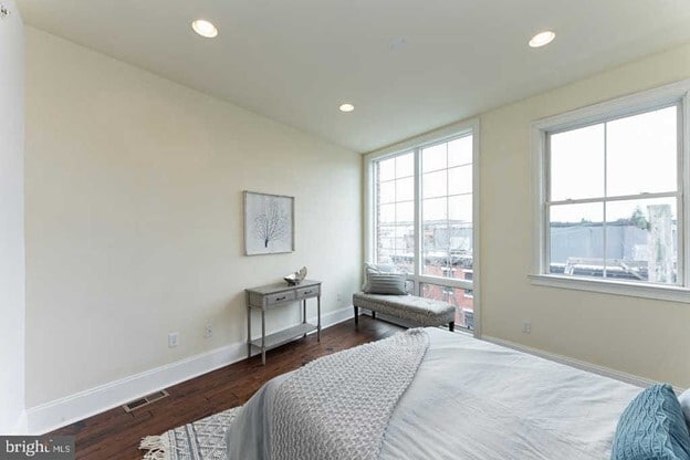 Building Photo - 1005 New Market St