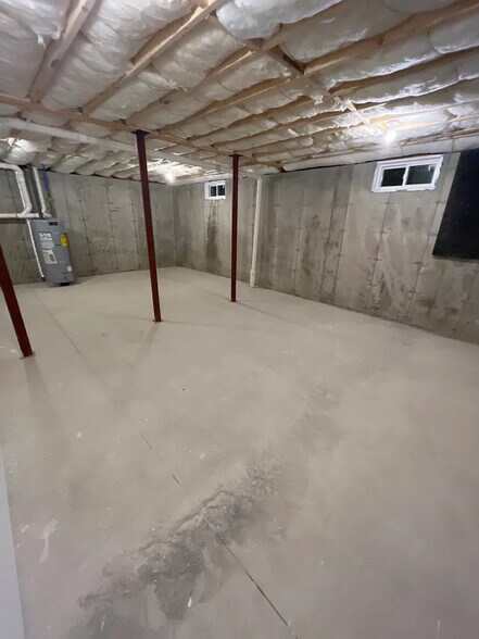 Building Photo - 156 Grove Ave