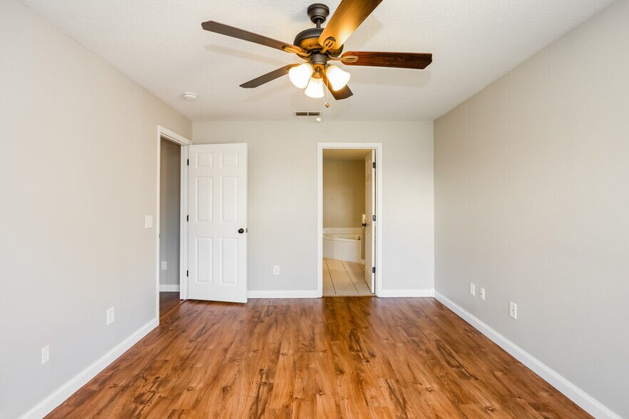 Building Photo - 4166 Shadow Creek Cir