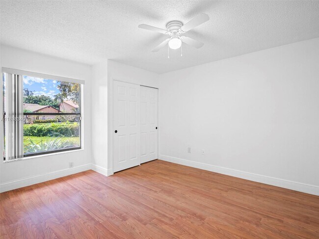 Building Photo - 15531 SW 54th Terrace