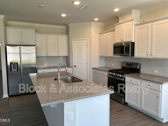 Building Photo - 262 Streamliner Blvd