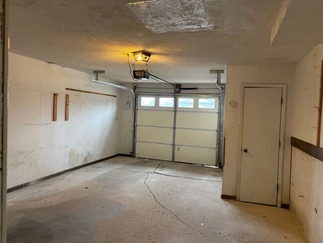 Building Photo - 4632-4634 Southampton Ct