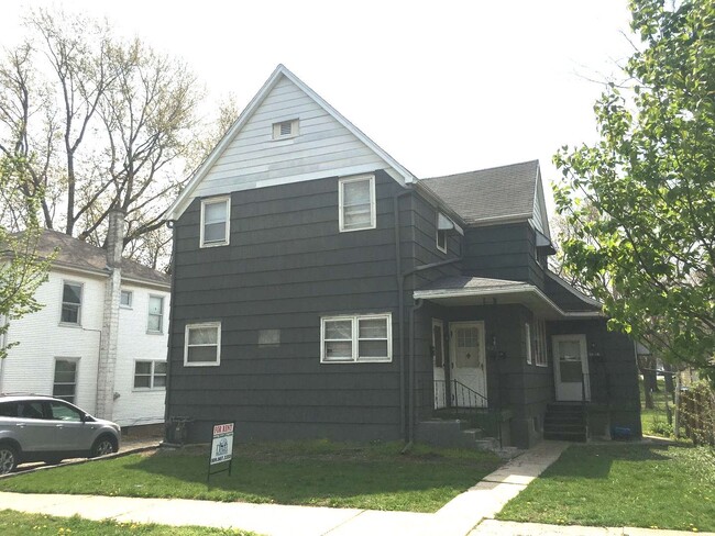 Primary Photo - 805 E Chestnut St