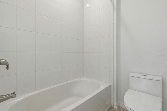 Building Photo - 9377 Meadow Hunt Way