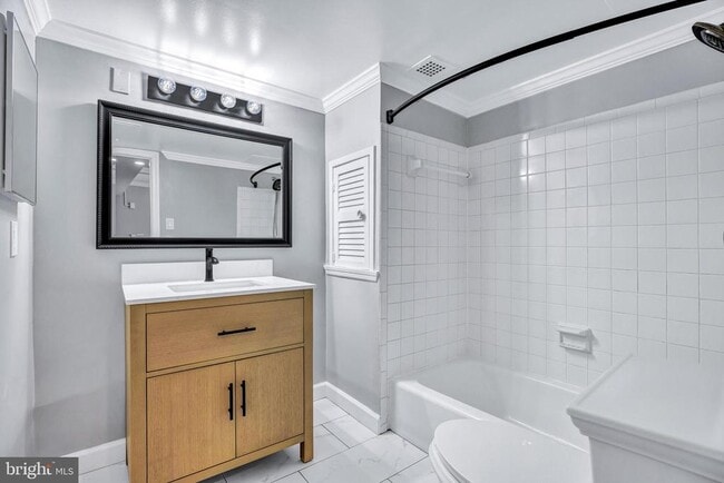 Building Photo - 2605 Fort Farnsworth Rd