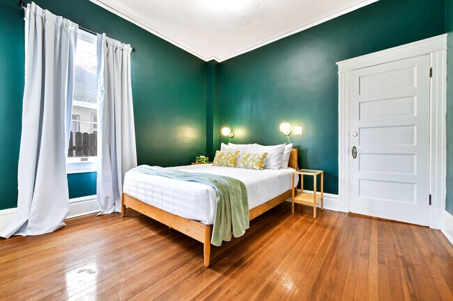 Building Photo - 835 E Boulder St