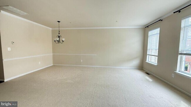 Building Photo - 23227 Roberts Tavern Dr