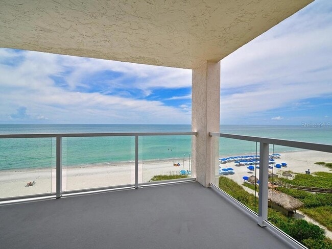 Building Photo - 2425 Gulf of Mexico Dr