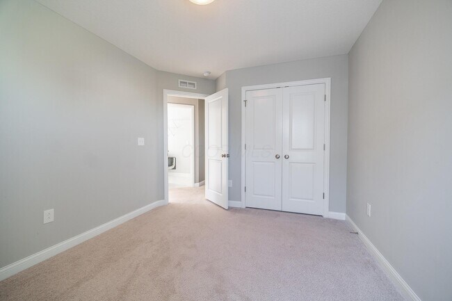 Building Photo - 4032 Stonehill Wy
