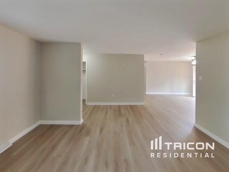 Building Photo - 402 Vixen Pl