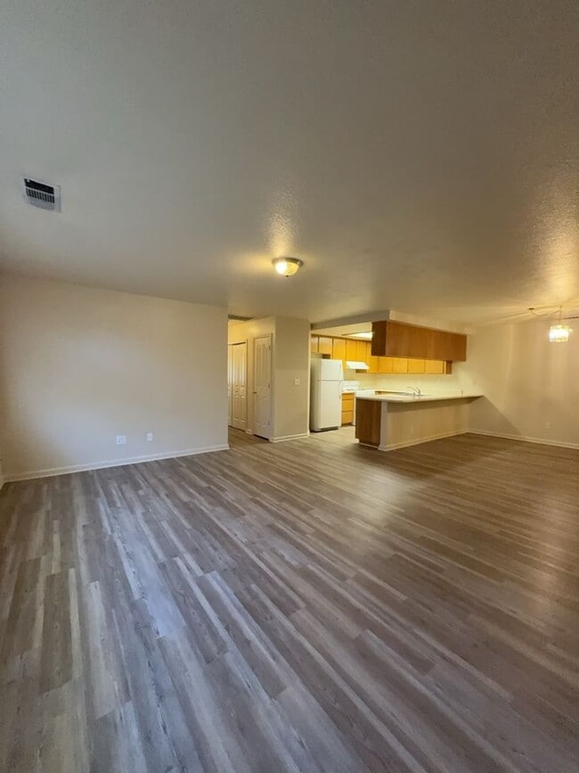 Building Photo - 155 Derek Dr