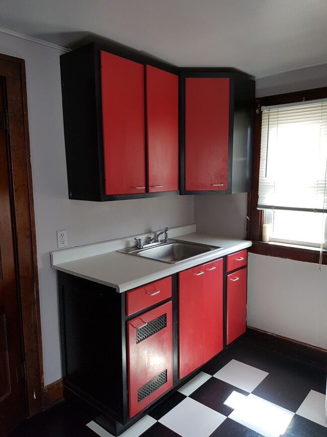 Building Photo - 510 S Middleboro Ave