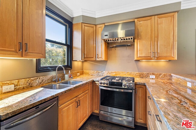 Building Photo - 4182 Irving Pl