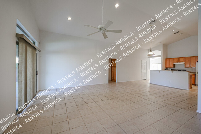 Building Photo - 10844 W Palm Ln