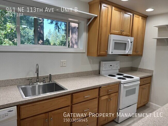 Building Photo - 941 NE 113th Ave