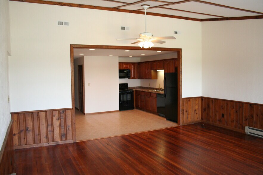 Kitchen/Living Space - 112 S Waupansie St