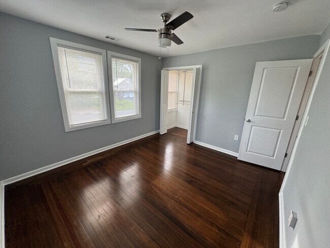 Building Photo - 437 Wheaton Ave