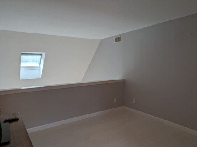 Building Photo - 56 Glengarry Dr