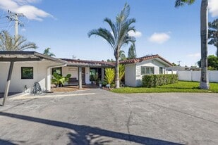 Building Photo - 2601 NE 8th Ct