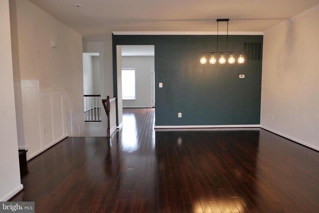 Building Photo - 25152 Sweet Myrtle Square