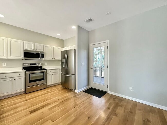 Building Photo - 1418 Hamlin Park Cir