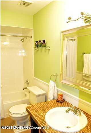 Building Photo - 13 S Pointe Cir