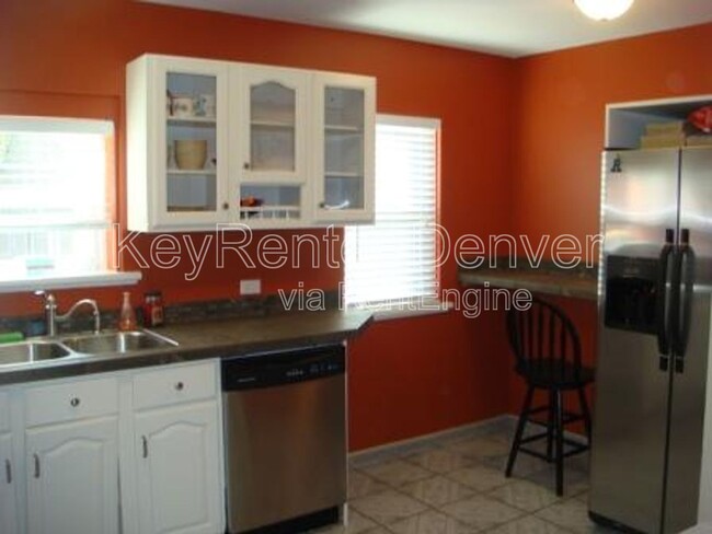 Building Photo - 1540 Zenobia St